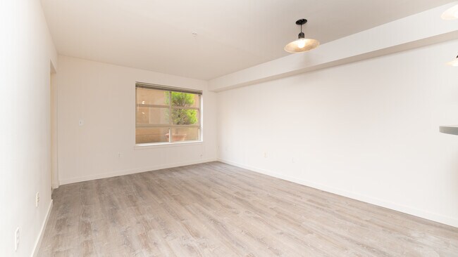 Foto del edificio - 118 107th Ave NE