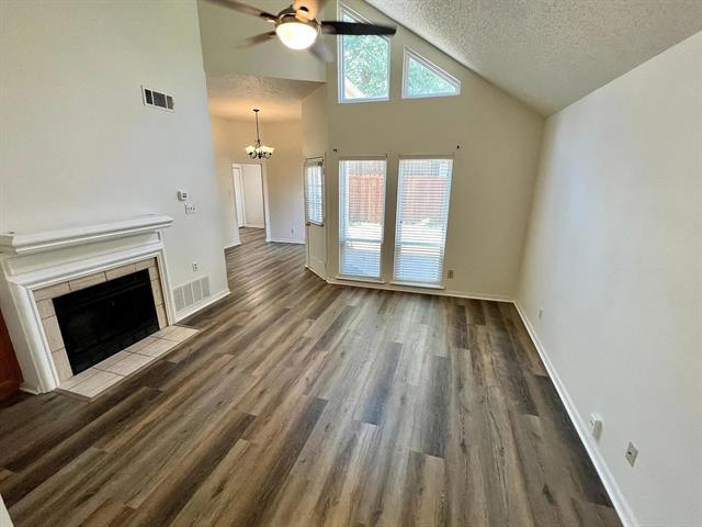 Foto del edificio - 18023 Whispering Gables Ln