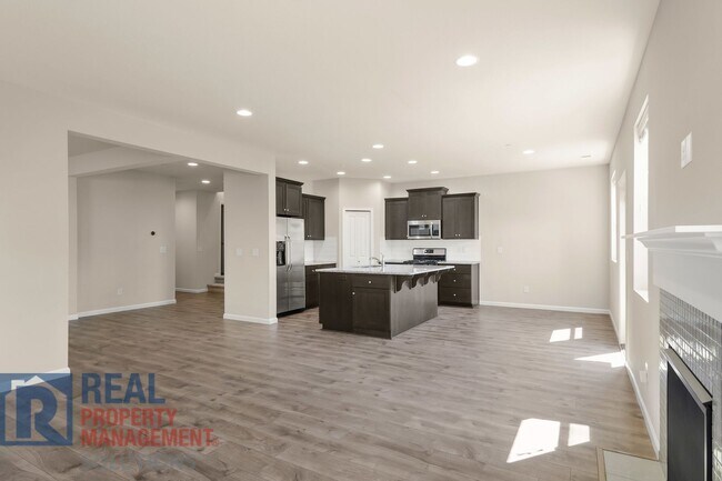 Foto del edificio - 17024 SE Rhododendron St