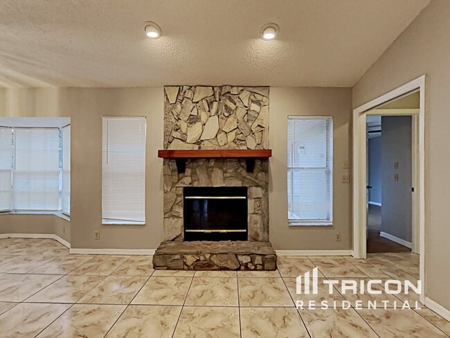 Building Photo - 14638 Coronado Dr