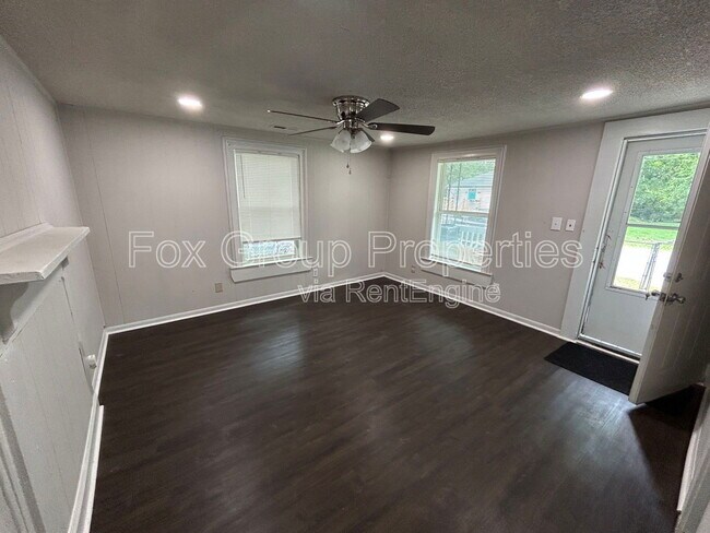 Foto del edificio - 1612 N McFarland St