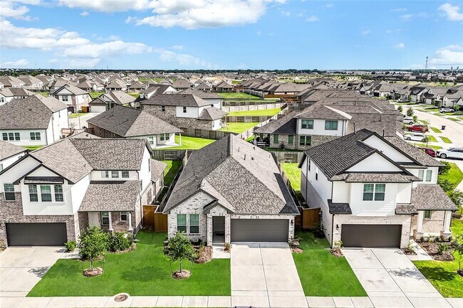 Foto del edificio - 21055 Montego Breeze Ln