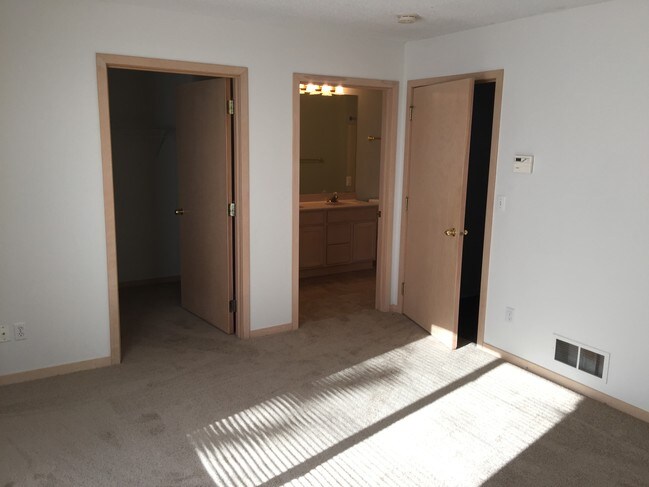 Foto del edificio - 4052 Bellaire Ave