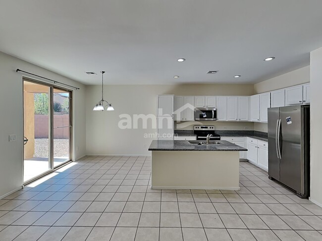 Building Photo - 207 W Calle Matraca