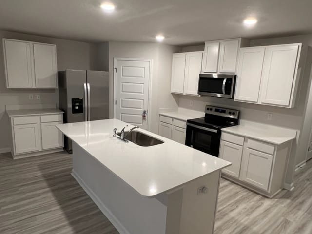 Foto del edificio - 4733 Airmen Dr