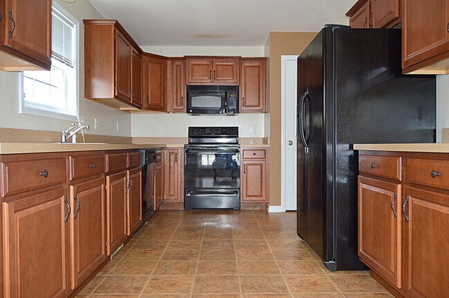 Foto del edificio - Three Bedroom with Bonus Room in Arbour Green South!
