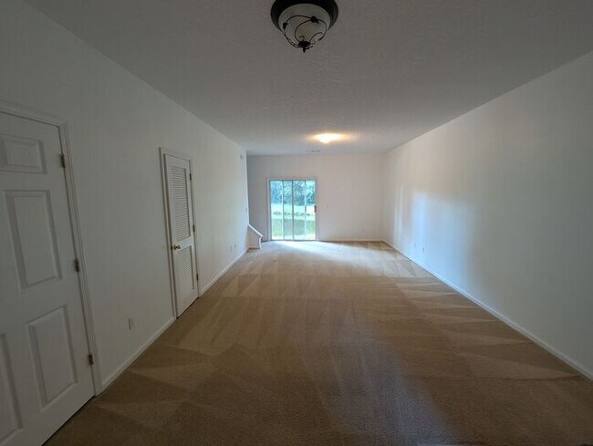 Foto del edificio - 546 Scrub Jay Dr