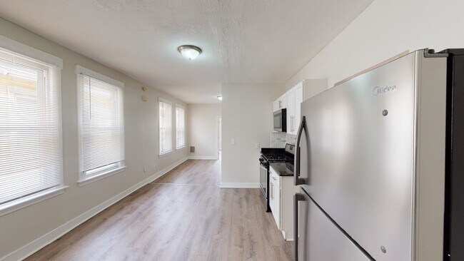 Building Photo - 71 Lilac St
