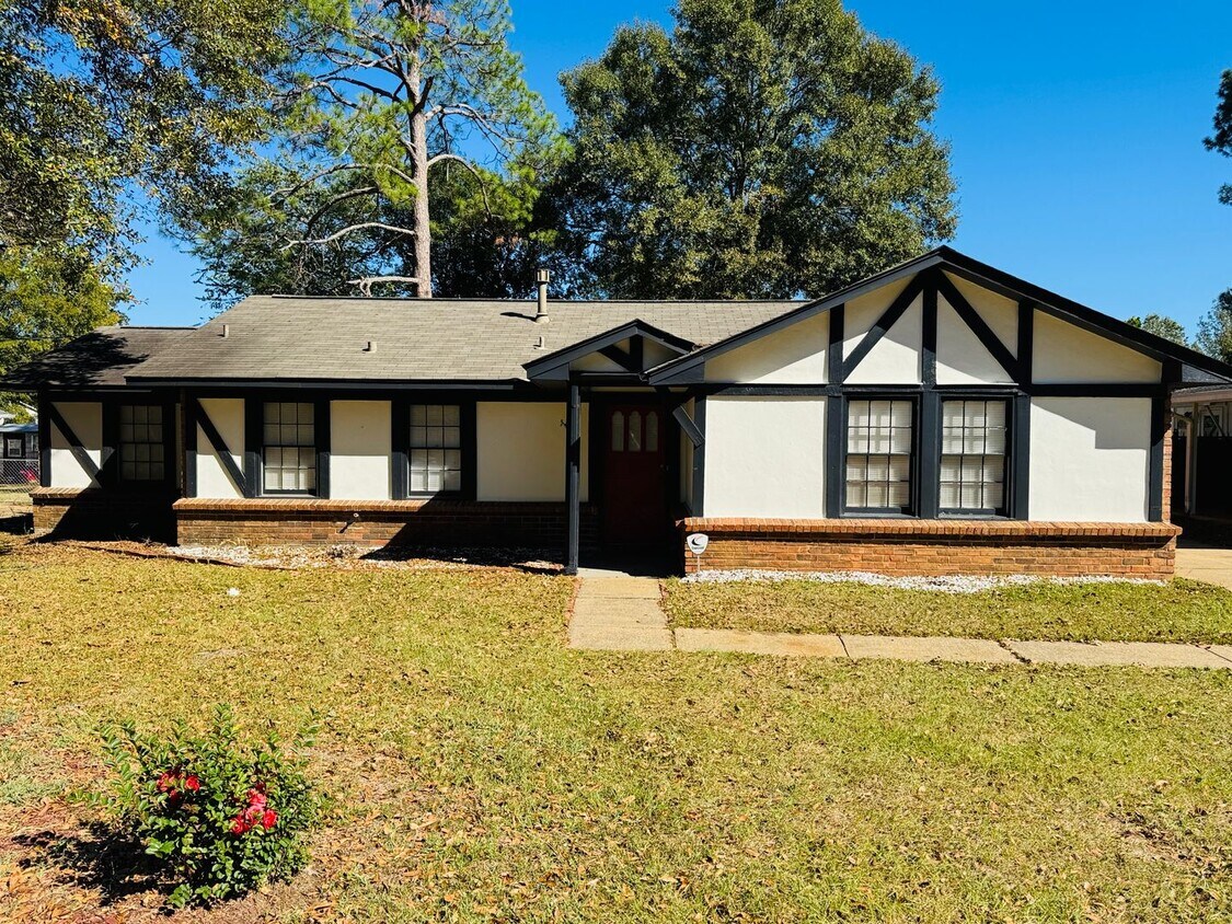 This 3 bedroom home offers more than just... - This 3 bedroom  home offers more than just...
