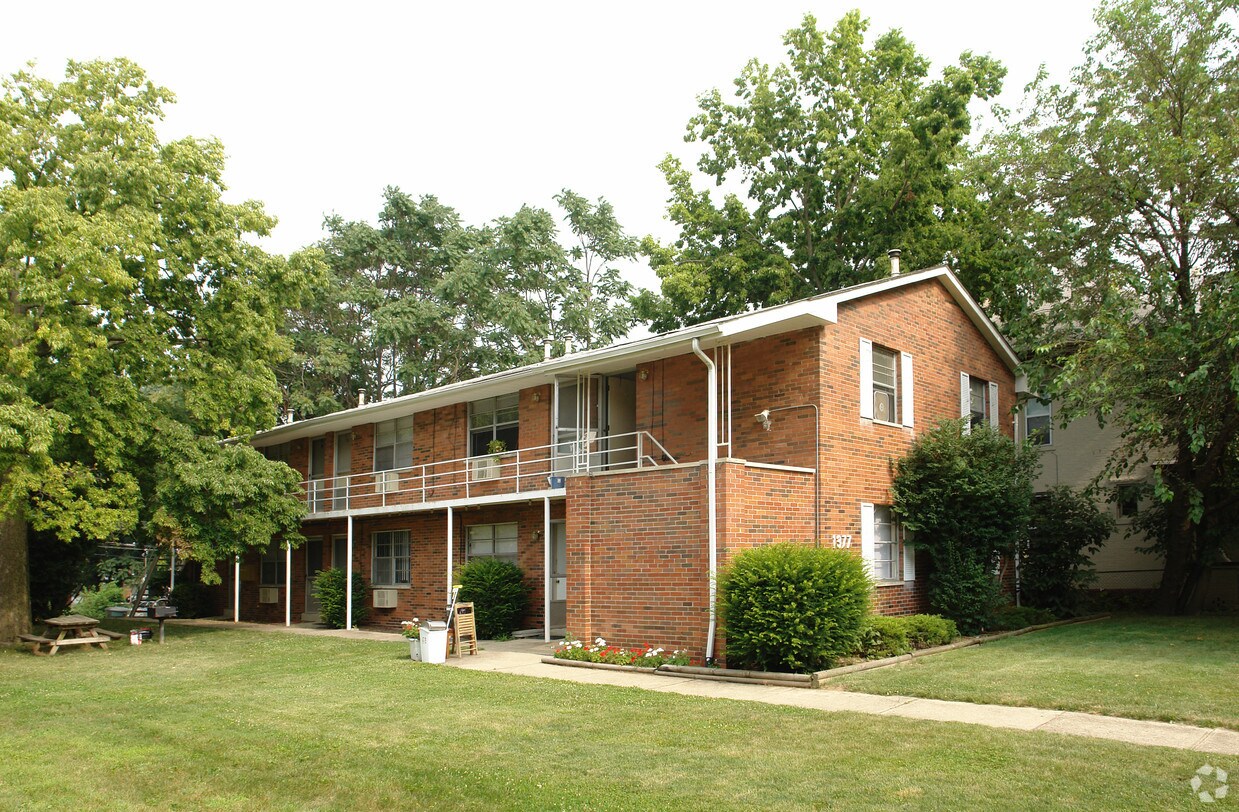 Foto principal - 1377 Forsythe Ave