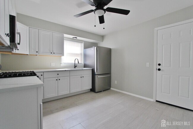 Foto del edificio - 516 Hamilton Blvd