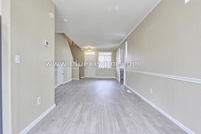 Building Photo - 3 Bed, 2.5 Baths Home Near Fisher's Landin...