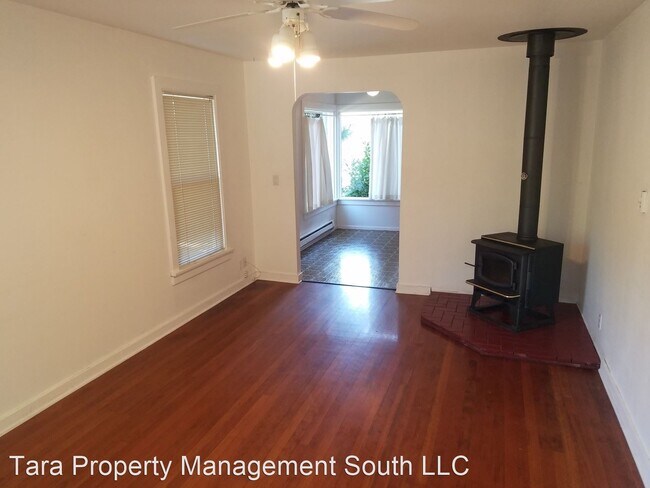 Building Photo - 2 br, 1 bath House - 1352 E. Shoreview Drive