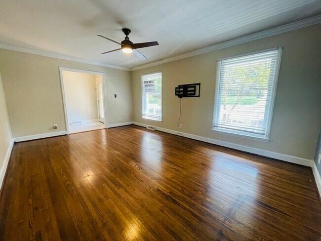 Building Photo - 2035 Archdale Dr