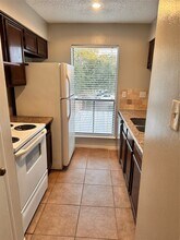 Building Photo - 3730 Thistlemont Dr