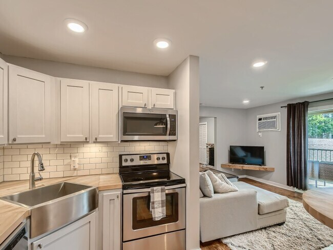 Foto del edificio - 2100 Ridge Dr