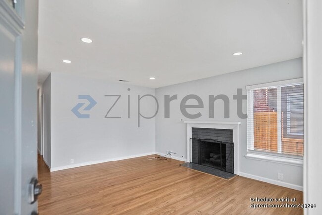 Building Photo - 3369 Pepper Tree Ln