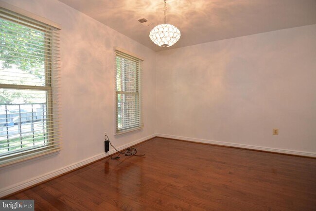 Foto del edificio - 7811 Coddle Harbor Ln