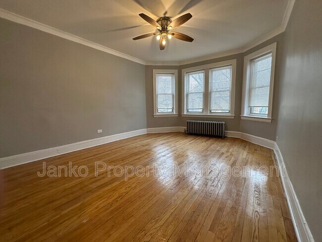 Foto del edificio - 5911 W Huron St