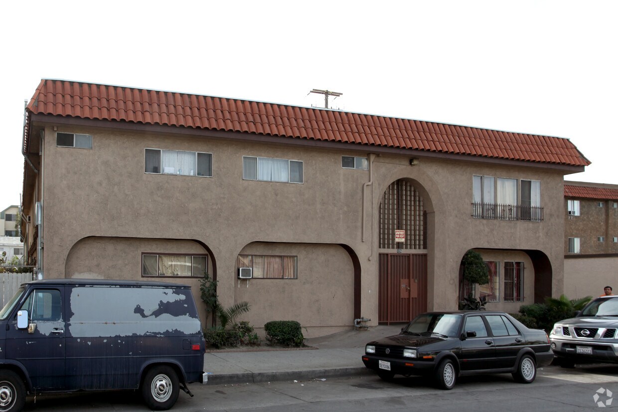 Foto del edificio - 1226 E. 7th Street Apartments