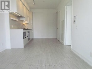 Building Photo - 950 Portage Pkwy