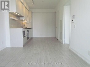 Building Photo - 950 Portage Pkwy