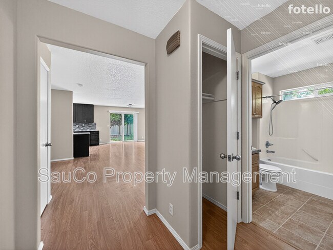 Building Photo - 661 NW Connell Ave