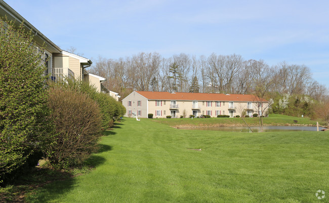 Building Photo - Four Seasons Apartments