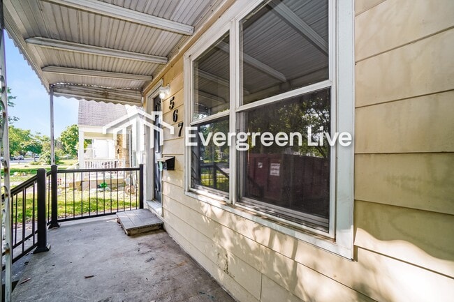 Foto del edificio - 567 S Weyant Ave