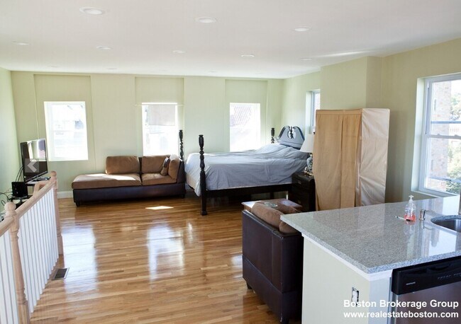 Foto del edificio - 4 Kearsarge Ave