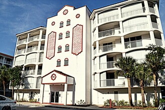 Building Photo - 801 Del Rio Way