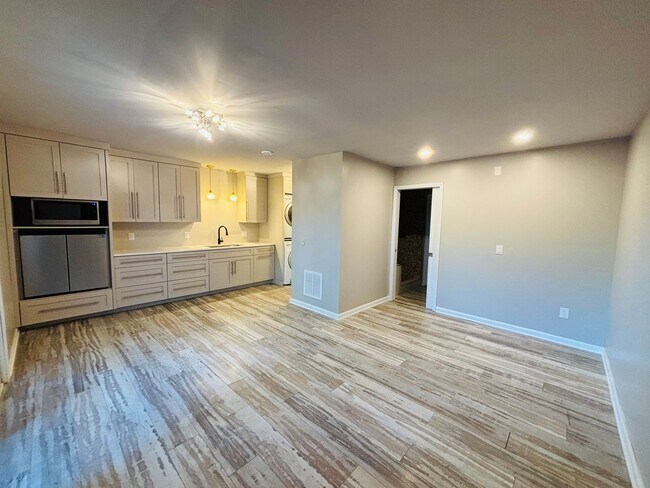 Building Photo - 2508 Ridge Rd