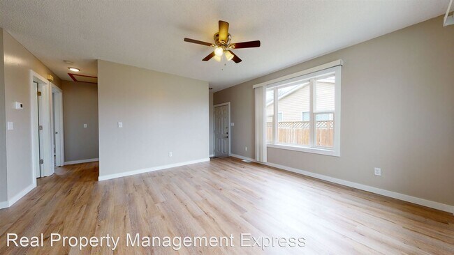 Building Photo - 2 br, 1 bath House - 3909 S Terry Ave