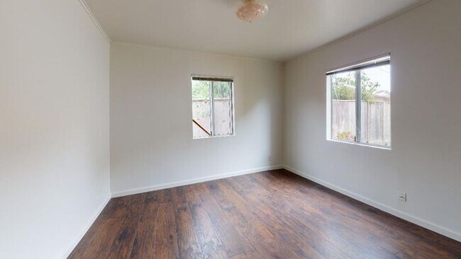 Building Photo - Charming One Bedroom Duplex in Pacific Grove