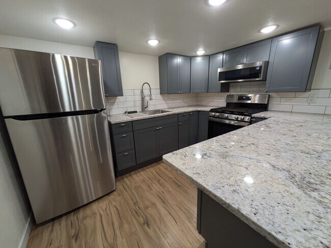 Foto del edificio - 220 E 7th St