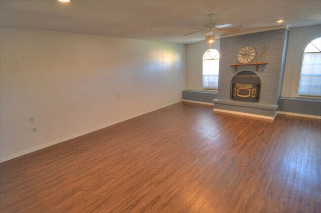 Foto del edificio - NE Heights 3 Bedroom 2 Bathroom