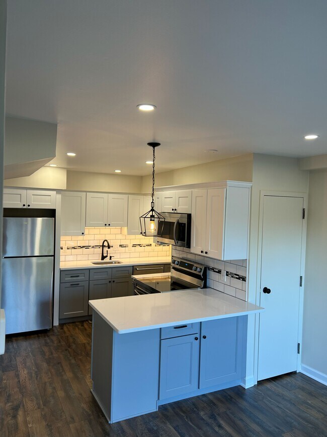 Building Photo - 149 W Kenilworth Cir