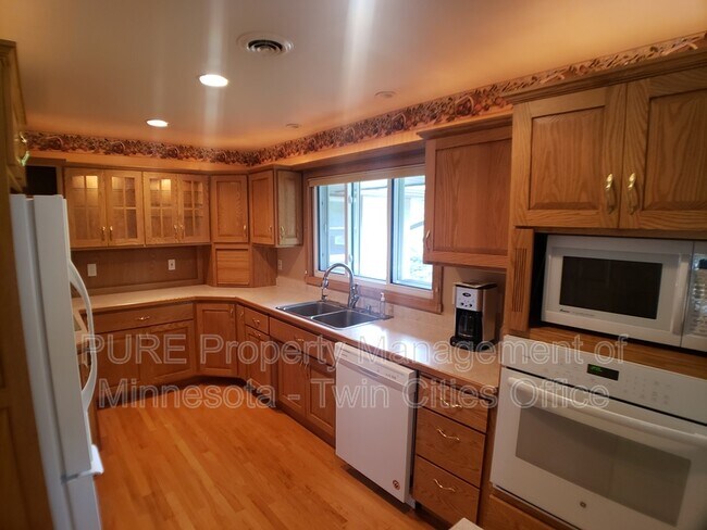 Building Photo - 8738 Lake Jane Trail N