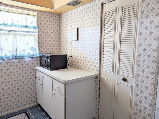 Foto del edificio - 4040 Ironwood Cir