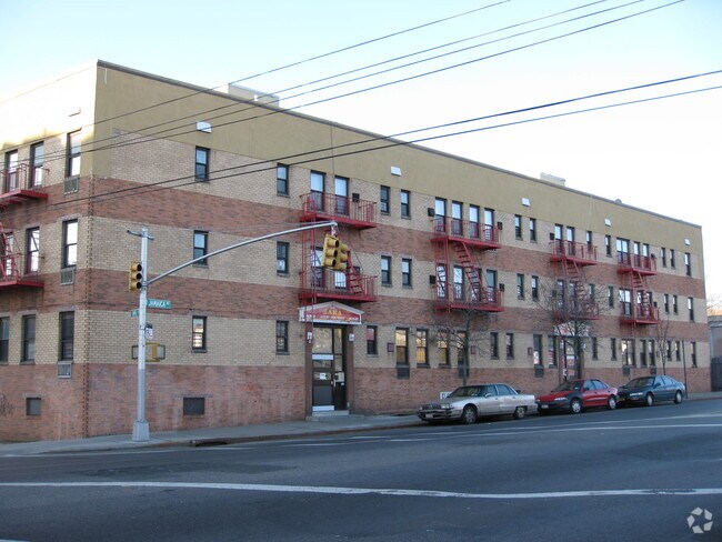 Hillside Apartments - 195-24 LCC