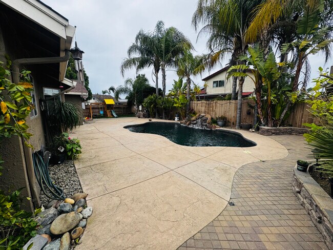 Foto del edificio - 571 Reisling Ct