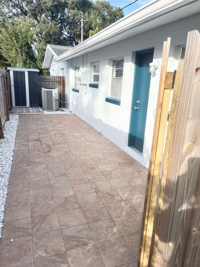 Photo - 1835 Biscayne Dr House