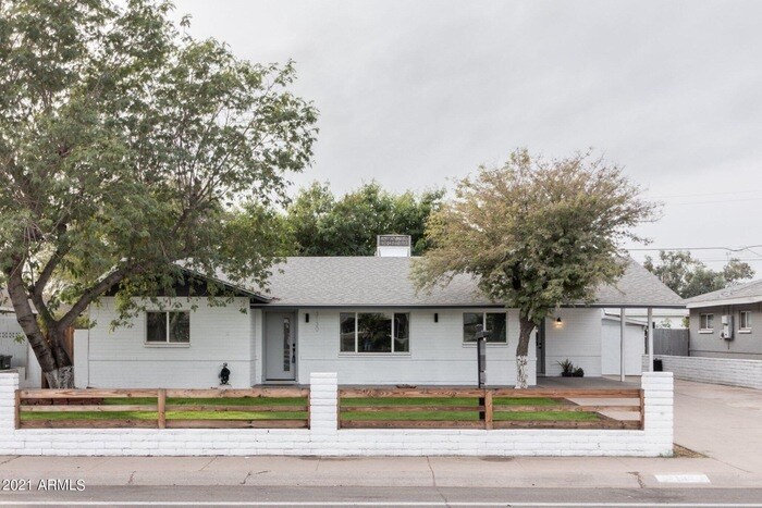 Primary Photo - Fully Remodeled 3bd/2bath with Casita