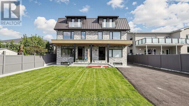 Photo du bâtiment - 750 Glengrove Ave W