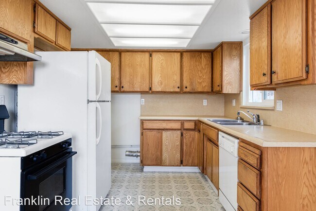 Building Photo - 3 br, 2 bath House - 430 Estero Ave