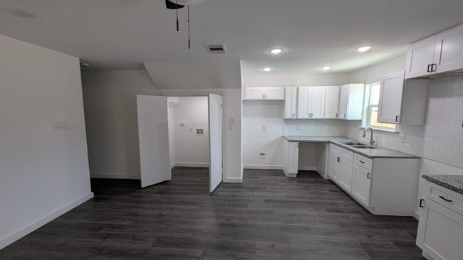 Foto del edificio - ? Modern 3-Bedroom Duplex with Open Layout ?