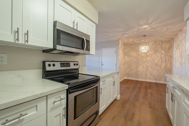 Foto del edificio - 5995 N 78th St