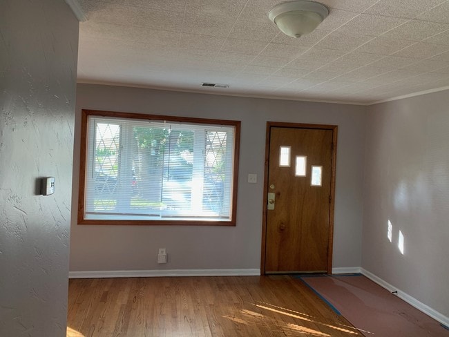Building Photo - 4323 N Sayre Ave
