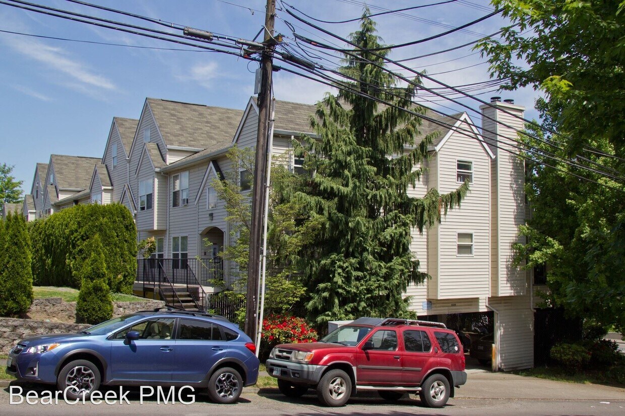 Primary Photo - 329 S Whitaker St