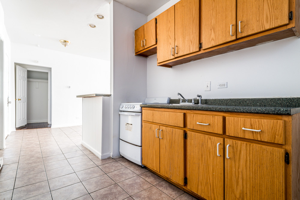 Foto principal - 543-49 W 74th St